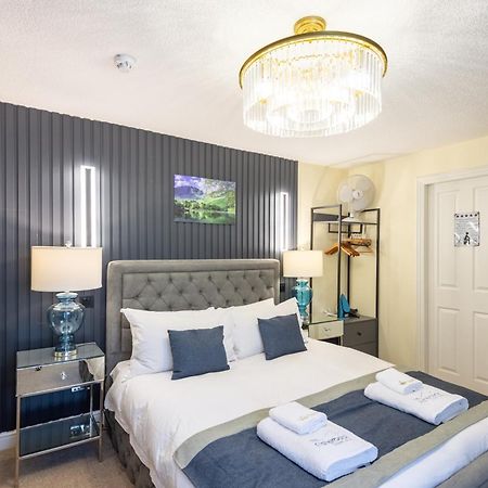 The Ambleside Apartments - Self Catering With Private Kitchen - Best For Location Zewnętrze zdjęcie