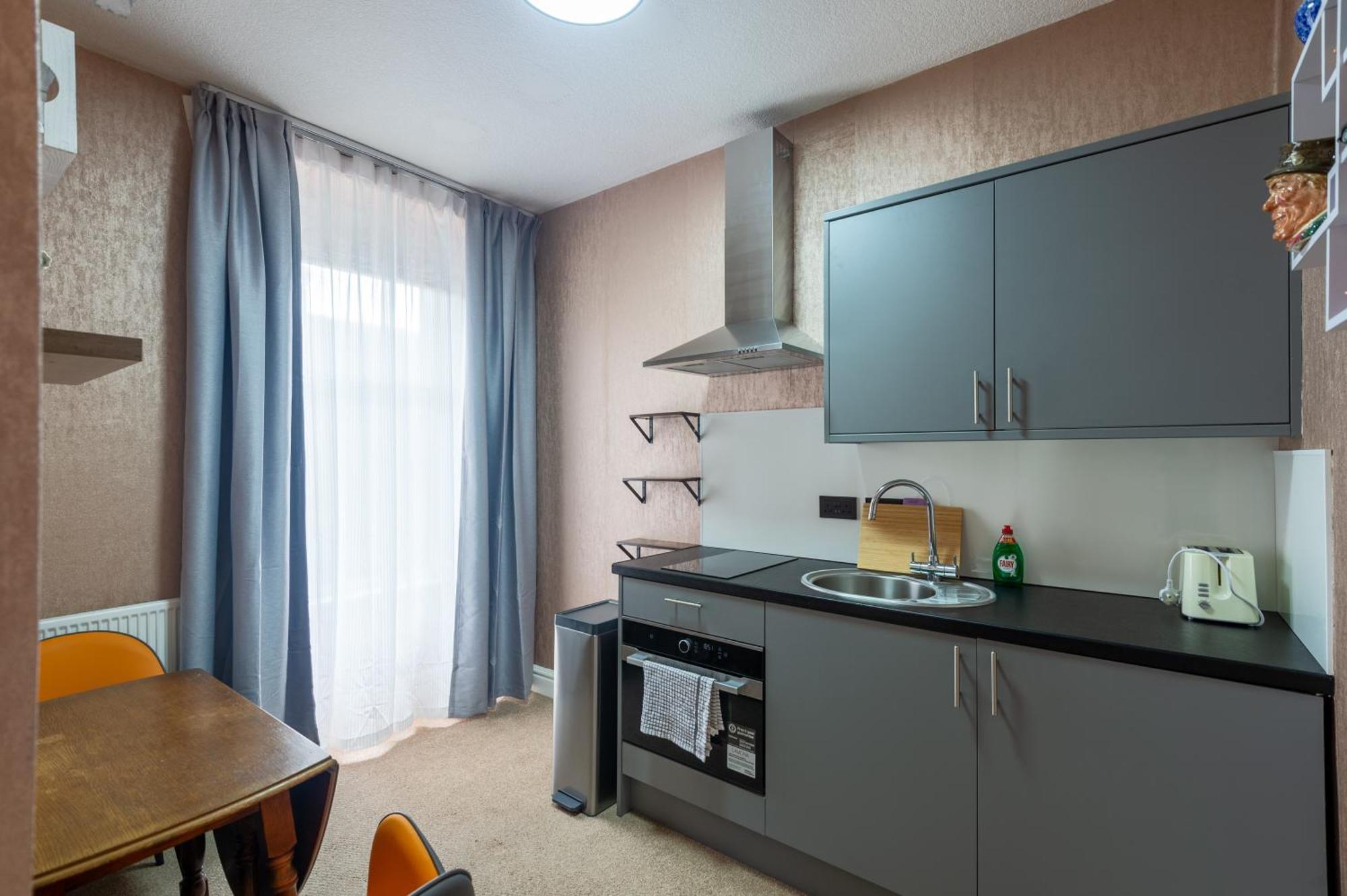 The Ambleside Apartments - Self Catering With Private Kitchen - Best For Location Zewnętrze zdjęcie