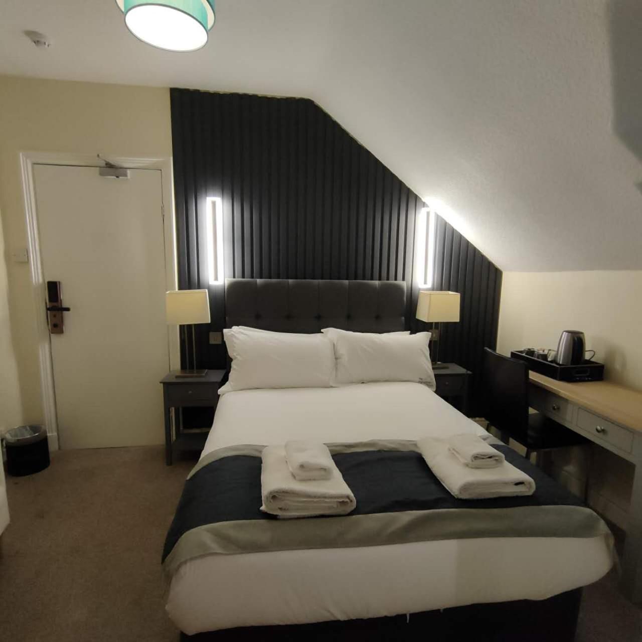 The Ambleside Apartments - Self Catering With Private Kitchen - Best For Location Zewnętrze zdjęcie