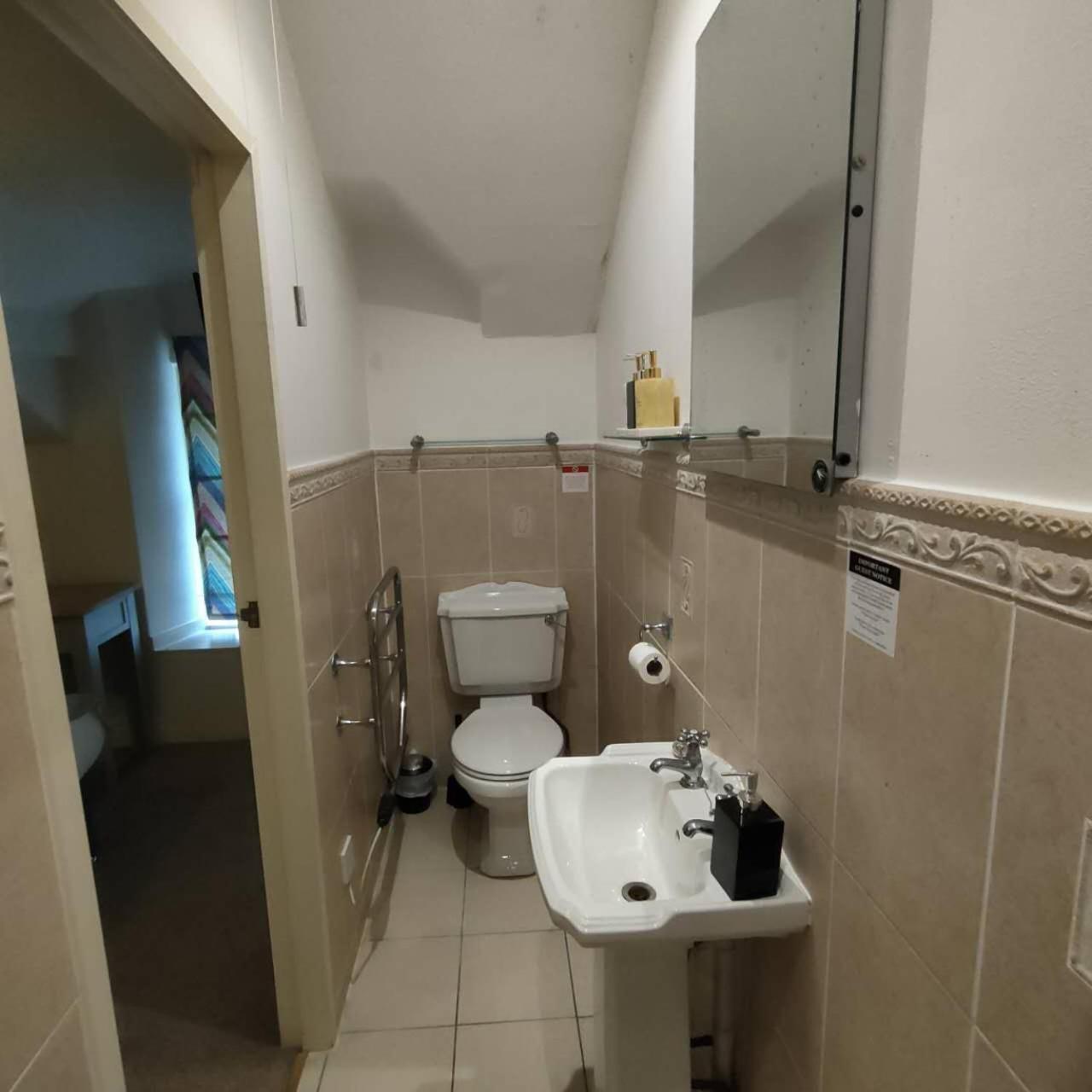 The Ambleside Apartments - Self Catering With Private Kitchen - Best For Location Zewnętrze zdjęcie